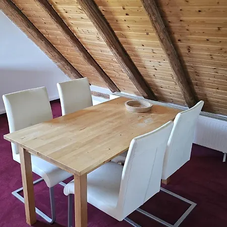 Grossartige Dachwohnung Mit Blick In Den Westerwald Apartman